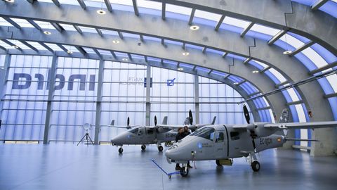 Hangar de las instalaciones de Indra en Rozas, diseñado por César Portela