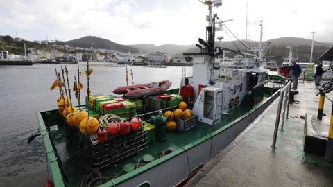 El Rodrguez Parapar visto desde popa, en el muelle de la lonja celeirense
