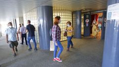 Entrada de consultas del Hospital Montecelo, en Pontevedra, uno de los dos centros del CHOP