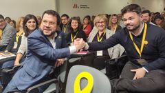 El vicepresidente de la Generalitat, Pere Aragon�s, y el diputado Gabriel Rufi�n, durante el Consell Nacional