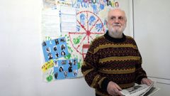 Manolo Vila foi director da Asociaci�n de Promoci�n del Empleo Gitano durante 22 anos.