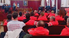 Bomberos durante el pleno celebrado la pasada semana.