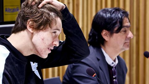 Fer L�pez y Marco Garc�s, durante la presentaci�n del vigu�s como jugador del Celta este martes.