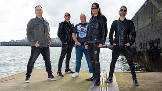 Los componentes de la banda Clandestinos.De izquierda a derecha: Ram�n Barba, vocalista; Pablo Espido, bater�a; Julio Vidal, Bajo; Fernando Pardi�o, Guitarra; y Hugo Pardo, guitarra.