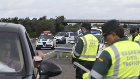 Imagen de un control de la Guardia Civil de Trfico