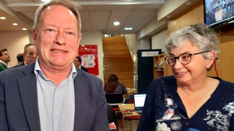 Aurelio Mart�n y Ana Gonz�lez, tras su reuni�n en la Casa del Pueblo de Gij�n