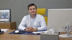El doctor Jorge Begazo, en su consulta en la cl�nica Magoi Salud de Lugo.