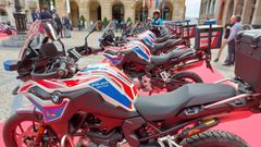 Las nuevas motos que AT Capital entreg� al Ayuntamiento de Gij�n