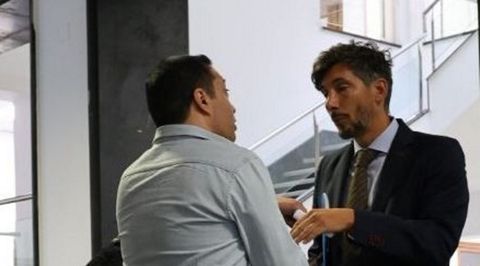 El acusado, con su abogado Luis Manuel Salgado Carvajales