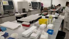 Uno de los laboratorios de microbiolog�a de Vigo