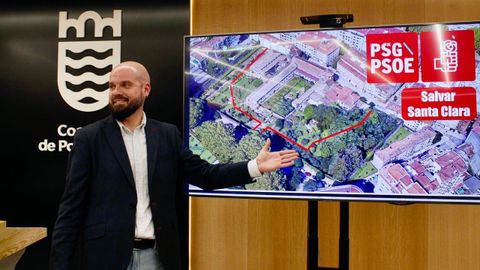 El portavoz municipal del PSPOE, Iv�n Puentes, este mi�rcoles en la sala de prensa del Concello de Pontevedra 