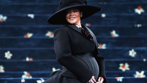 Rihanna aprovechó la alfombra roja para anunciar su tercer embarazo