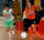 Dolo, con el bal�n, en el partido frente al Gironella.