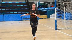 Yasmin, antes del partido contra el Mar�n en A Ra�a.