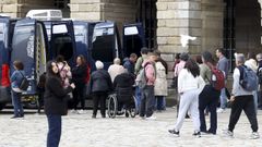 Cola este pasado jueves en la plaza del Obradoiro para renovar el carn� de identidad y el pasaporte.