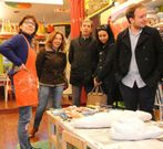 Mar Barc�n y otros candidatos de la lista del PSOE en el Ventorrillo. 