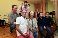 <span lang= gl >Os Terribles e as s�as fichaxes queceron motores onte cunha actuaci�n no asilo</span>