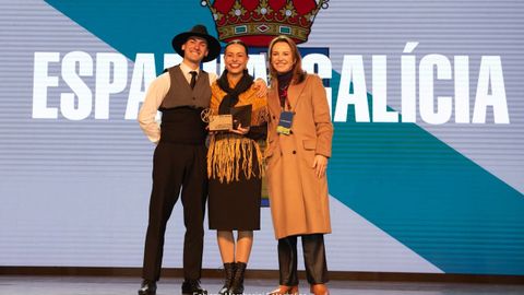 Xacarandaina se llev� el primer premio de mejor baile en pareja en el FIDAF 2026, celebrado en Brasil