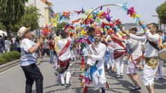 Danza de arcos de Camari�as, en las Festas da Virxe do Carmen.