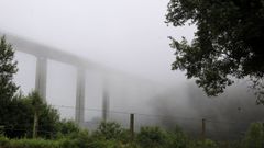 Niebla sobre el viaducto de O Fiouco