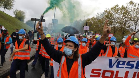 Trabajadores de Vestas, en la manifestacin de este martes en Santiago