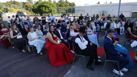 Una tarde de graduci�n en Salesianos y el IES Julio Prieto Nespereira.Los alumnos de segundo de bachillerato se graduaron en el Prieto Nespereira