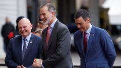 Felipe VI, acompaado del presidente del Gobierno, Pedro Snchez, en la inauguracin del Mobile World Congress de Barcelona