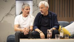 �ngel Pardo y Carlos Sobera, en una escena de la obra de teatro �Inmaduros�