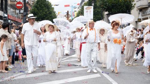 Las calles del centro de Oviedo acogen este jueves el tradicional desfile del día de América en Asturias, en su 72 edición