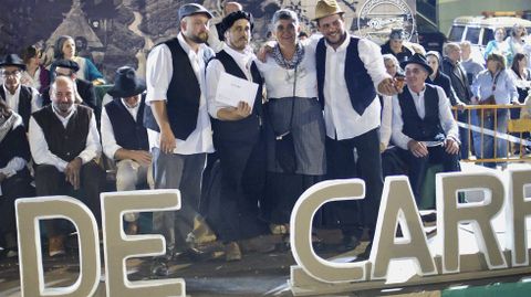 Un momento de la entrega de premios al t�rmino del desfile de carros