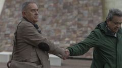 Jos� Ram�n Iglesias Mazaira se despide de un amigo antes de declarar en el juicio