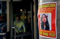 Los carteles con la fotograf�a de Andrea se distribuyeron tambi�n en Cambados. 