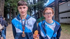 Pedro Moir&oacute;n y Amelia Carrillo, atletas del Maderas Barcia Lourenz&aacute; Cervo Symiceis que participaron en el Campeonato de Espa&ntilde;a sub-16 al aire de libre de selecciones auton&oacute;micas. 