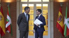 S�nchez recibiendo a Pradales en el Palacio de la Moncloa el pasado enero
