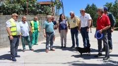 El delegado de la Xunta, Manuel Pardo, visita el estado de las obras en el concello de Mu��o