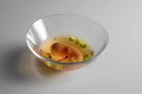 El plato �Feto en su l�quido amni�tico� es un gel de habas con una almendra en la cabeza que cruje al morderla