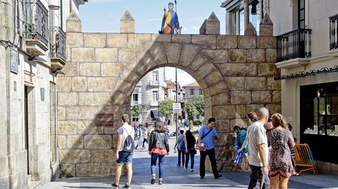 La puerta de Trabancas, en Pontevedra, revive cada ao por la Feira Franca