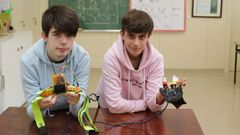 �lvaro y Jos� Luis dise�aron un se�alizador para bicicletas, patinetes y triciclos.