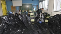 Una inundaci�n obliga a suspender las clases en el IES de Arz�a