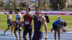 El atleta Adri�n Ben tras ganar en la final de 1.500 metros en el Campeonato de Espa�a.