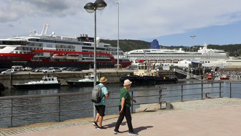 Imagen de archivo de una doble escala de cruceros en Ferrol. 