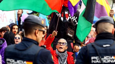 Protestas contra la monarqu�a y en favor de la vivienda coinciden en la entrega de los Premios Princesa