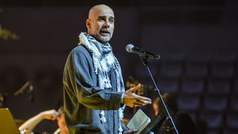 Momento de la intervenci�n de Pep Guardiola