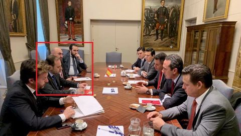 Fotografía que forma parte del sumario en la que aparecen José Luis Ábalos, Koldo García y Víctor de Aldama, en una visita oficial a México en diciembre del 2018, con el entonces gobernador de Oaxaca, Alejandro Murat