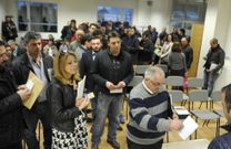 La enorme afluencia de empresarios provoc� colas para votar. 