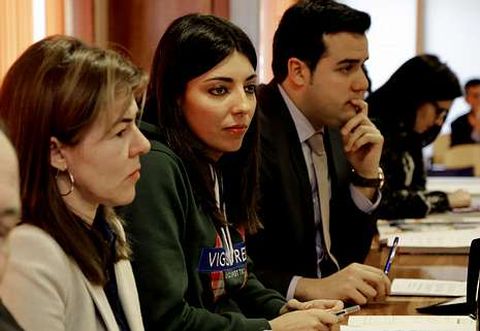 La concejala del PP Alexia Alonso (segunda izquierda), hija del due�o de Eiri�a (imputado en la operaci�n Patos), reapareci� ayer.