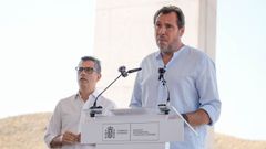 Óscar Puente, con Félix Bolaños, en el Viaducto de los Feos (Almería).