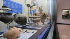 Piezas mostradas en una de las salas del Museo de Viladonga
