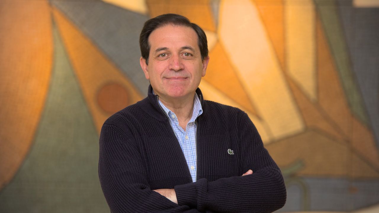 Luis Rodríguez Terente, director-conservador del Museo de Geología de la Universidad de Oviedo: «Es más fácil que te toque la lotería que que te caiga un meteorito»