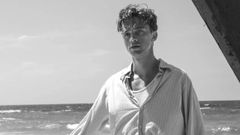 Benjamin Voisin no filme �El extranjero� de Ozon, sobre a novela de Camus